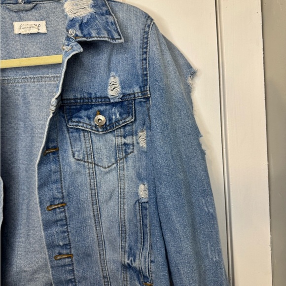 Distressed Denim jacket women’s size Med - Picture 2 of 13